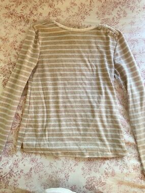 Striped Long-Sleeve Crewneck Sweater in Cream and Tan
